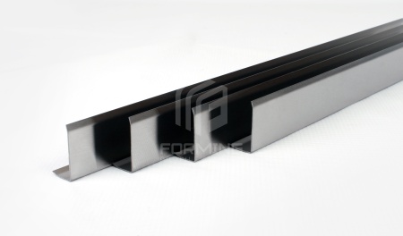 Профиль для защиты ступеней PW-1